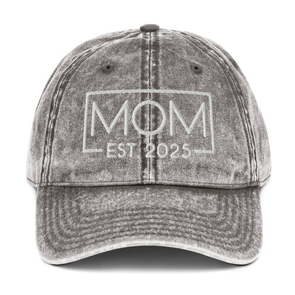 New Mom Est. 2025 Vintage Baseball Cap